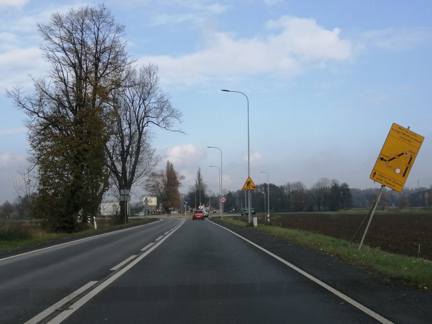 Jedno z trzech nowych rond powstało w Łękach (gm. Kęty) na...