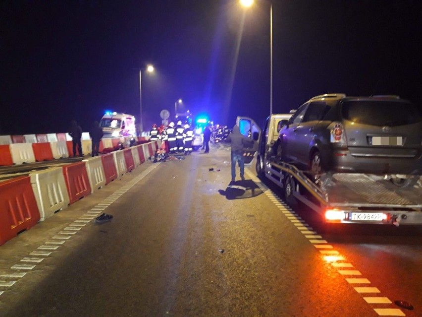 Wypadek na drodze krajowej numer 7 pod Jędrzejowem. Trzy osoby ranne 