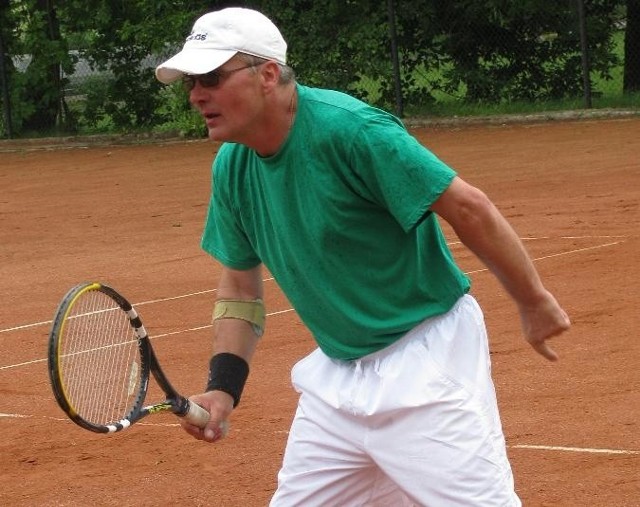 Organizator turnieju Waldemar Rępa w II rundzie musiał uznać wyższość Bartka Nowaka z Ostrołęki.