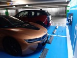 W Galerii Libero otwarto bezpłatną stację ładowania samochodów elektrycznych i hybrydowych