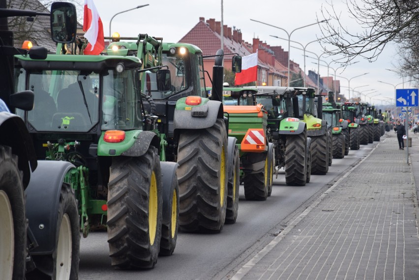 Protest rolników w Kędzierzynie-Koźlu. Gospodarze zablokowali centrum miasta
