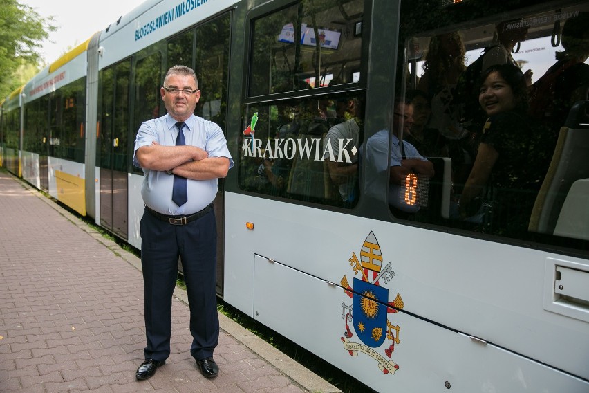 ŚDM 2016. To oni zawieźli papieża tramwajem na Błonia [ZDJĘCIA, WIDEO]