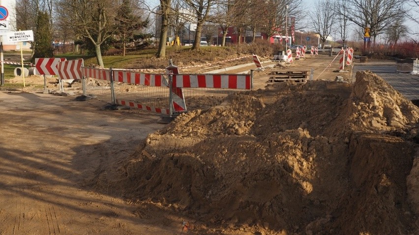 Trwa przebudowa drogi wewnętrznej przy ul. Fałata w...