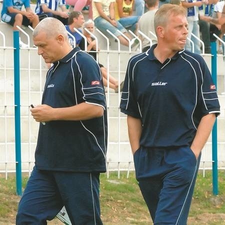 Trenerskeigo duetu Grzegorz Kowalski (z lewej) i Krzysztof Skrzyński już razem nie zobaczymy. Dzisiaj ten pierwszy oficjalnie pożegnał się z Gorzowem.
