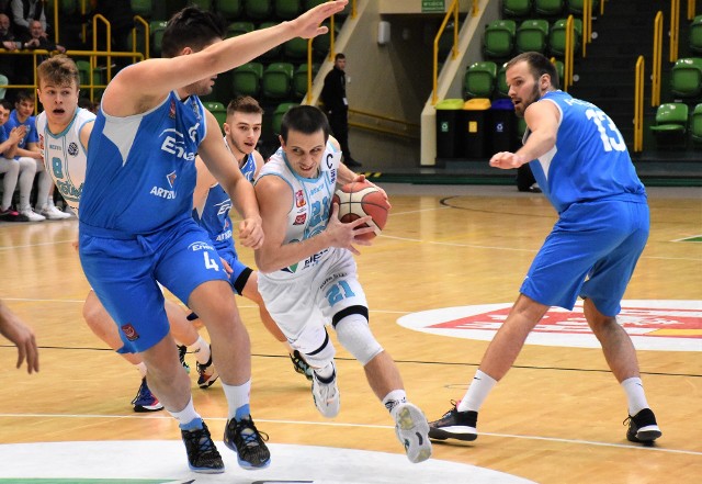 Drużyna KSK Noteć Inowrocław uległa na własnym parkiecie ekipie Enea Basket Poznań 61 do 87