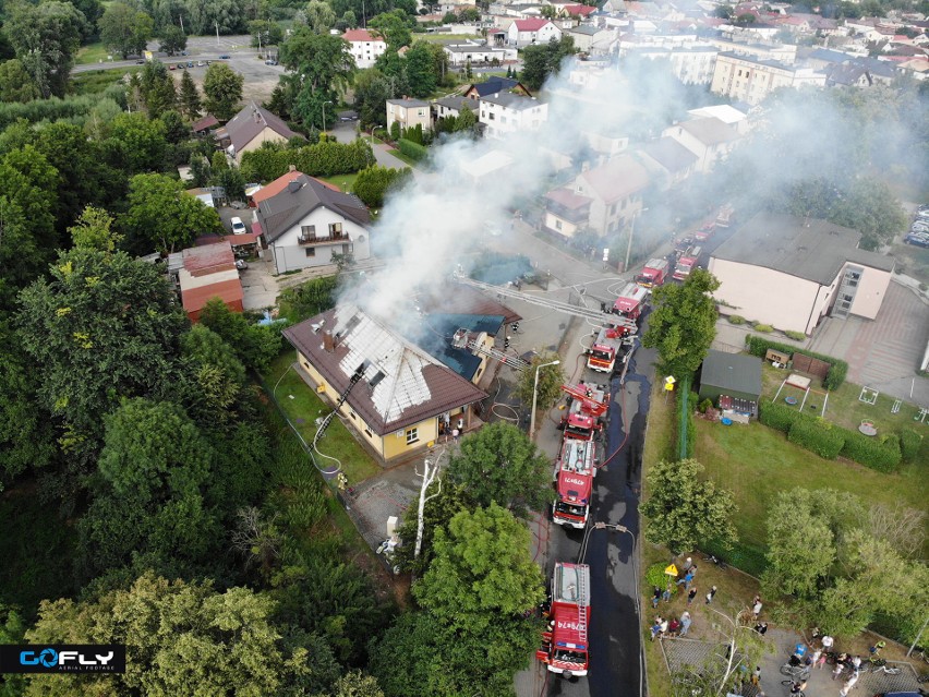 Pożar dachu w NZOZ Medyk w Praszce.