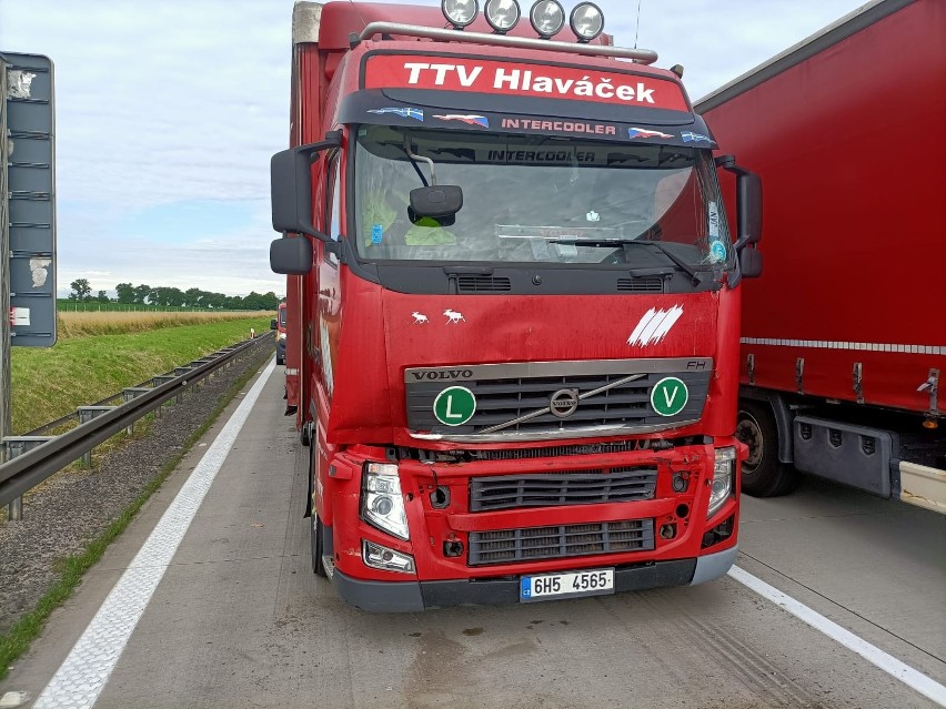 Wypadek na autostradzie A4. Tiry najeżdżały na siebie jeden za drugim [ZDJĘCIA]