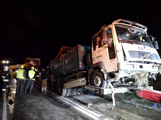 Do tragicznego wypadku doszło na drodze krajowej 63 w pobliżu miejscowości Długobórz w powiecie zambrowskim.