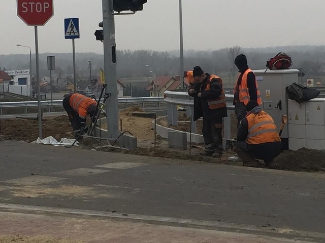 Wczoraj robotnicy kończyli już prace modernizacyjne na skrzyżowaniu