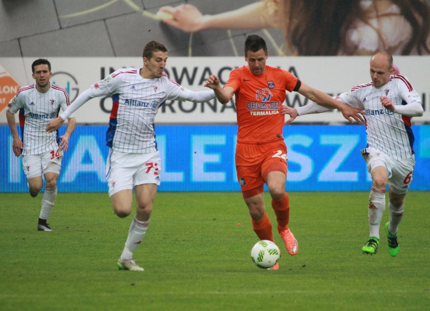 Górnik Zabrze spadł do 1. ligi po remisie 1:1 z Termalicą w...