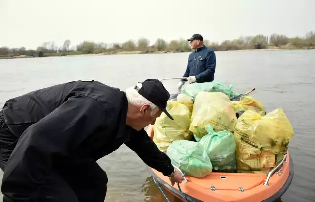 Śmieci wyłowione z Wisły na odcinku tarnobrzeskim podczas ostatniej akcji sprzątania w 2019 roku