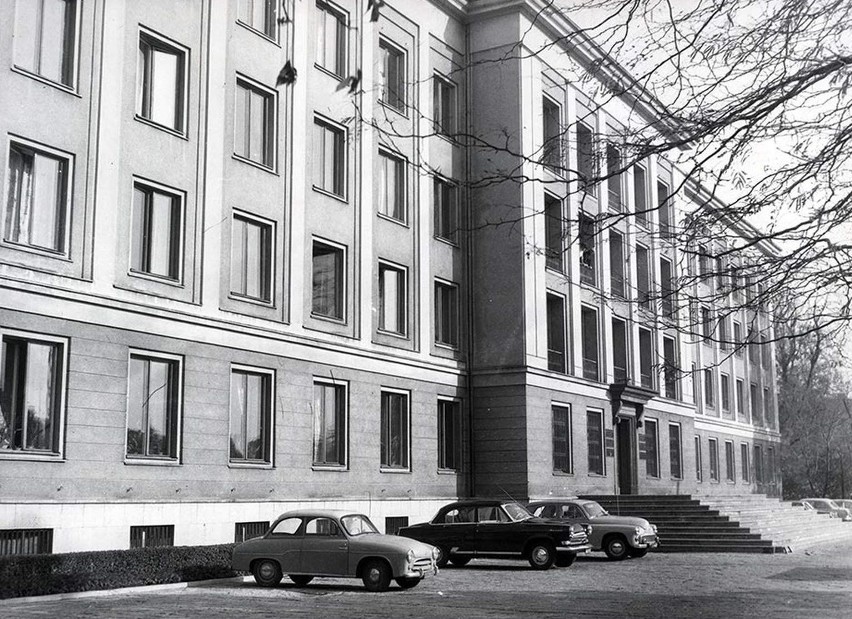 1967, Ówczesny gmach KW PZPR. Dziś Rektorat Uniwersytetu...