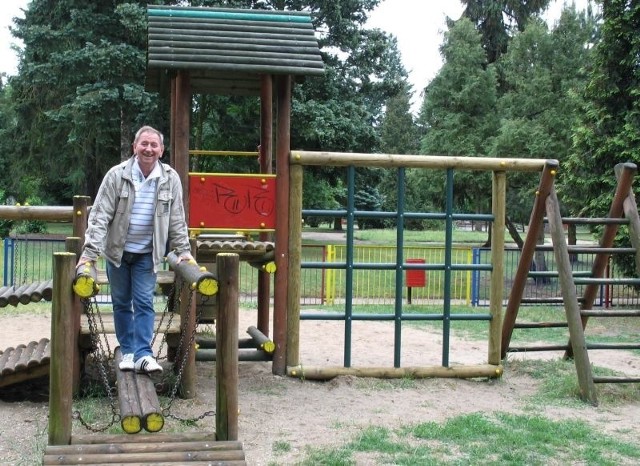 Włodzimierz Słodowicz jako radny dopiął swego w 2003 r. Wtedy otworzył pierwszy publiczny plac zabaw w Ciechocinku.