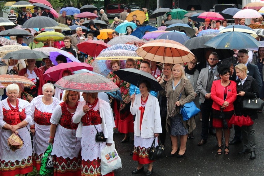 Miejskie dożynki odbywają się w niedzielę w Dąbrowie...