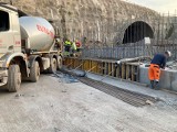 Budowa S3 na Dolnym Śląsku. Pod Bolkowem powstają gigantyczne tunele. Zobacz jak wyglądają w środku [ZDJĘCIA]