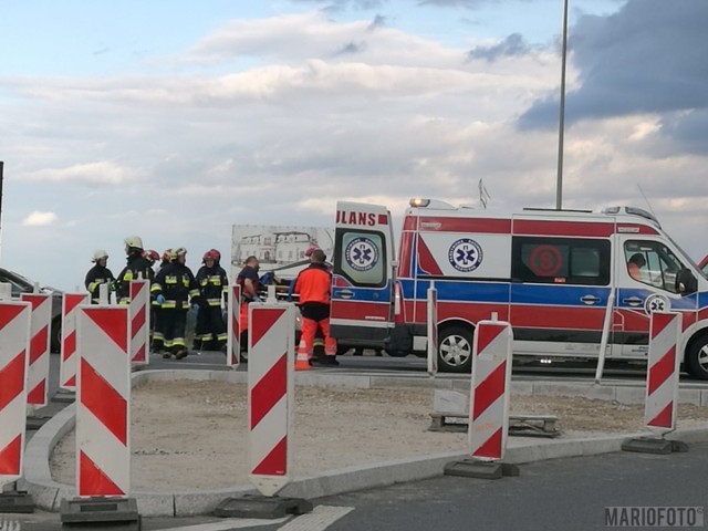 25-letnia kierująca renault megane wymusiła pierwszeństwo i doprowadziła do zderzenia z audi A3. Kobieta została ranna - poinformował dyżurny opolskiej policji. Do wypadku doszło w czwartek po południu przy zjeździe z autostrady na drogę krajową 45 w Dąbrówce.