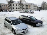 Nowy "parking" w Radomiu. Kierowcy stawiają auta na...