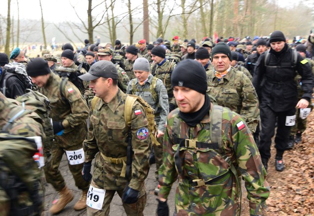 Maraton Komandosa - co roku biorą w nim udział setki zawodników