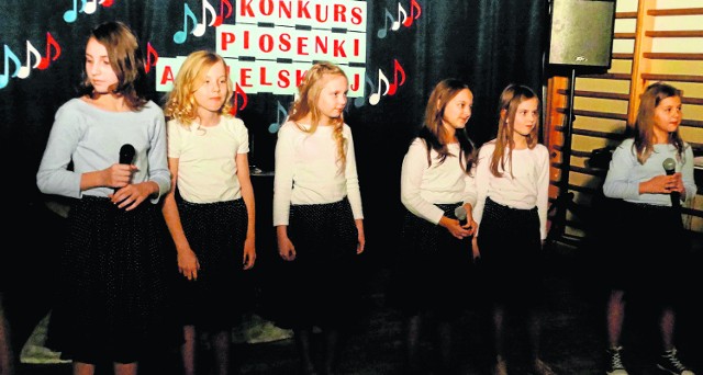 Wśród laureatów konkursu uczennice z klasy IVB ze Szkoły Podstawowej nr 1 w Pionkach. Śpiewały: Hania Robak, Zosia Sztyber, Ania Wójcik, Julia Grotkowska, Paulina Pawłowska i Natalia Kobylas.
