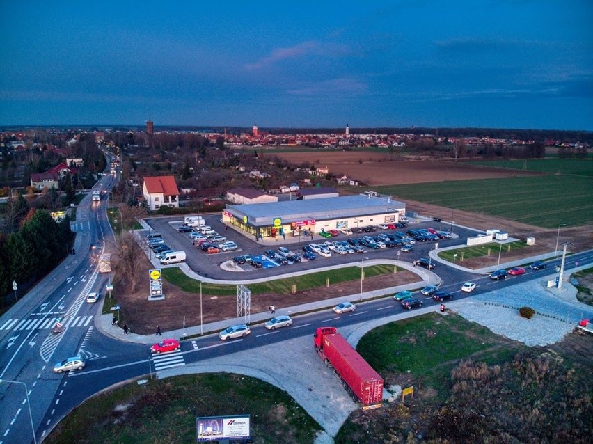 Nowy Lidl pod Wrocławiem otwarty. "Najbardziej wyczekiwany sklep w Polsce"