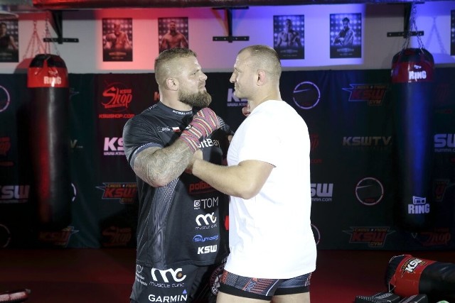 Karol Bedorf (z lewej) i Damian Grabowski (z prawej) szanują się poza „klatką” MMA. W niej jednak sentymentów nie będzie!