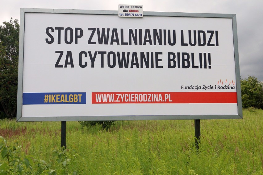 Prawicowa fundacja walczy z IKEA. Billboard stanął przed sklepem sieci w Lublinie