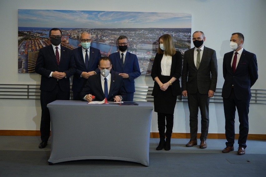 Rusza proces inwestycyjny Drogi Czerwonej, która ma połączyć Port Gdynia i Obwodnicę Trójmiasta