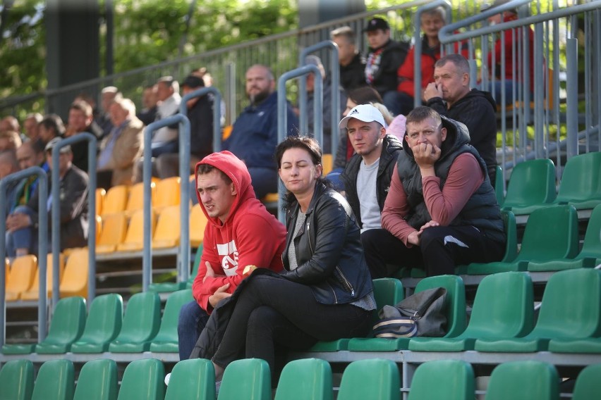 Zobacz kolejne zdjęcia. Przesuwaj zdjęcia w prawo - naciśnij...