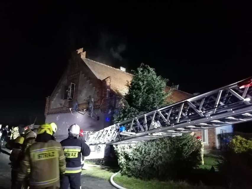 Pożar w Tragaminie k. Malborka. Ogień wybuchł w mieszkaniu, nie żyje lokator