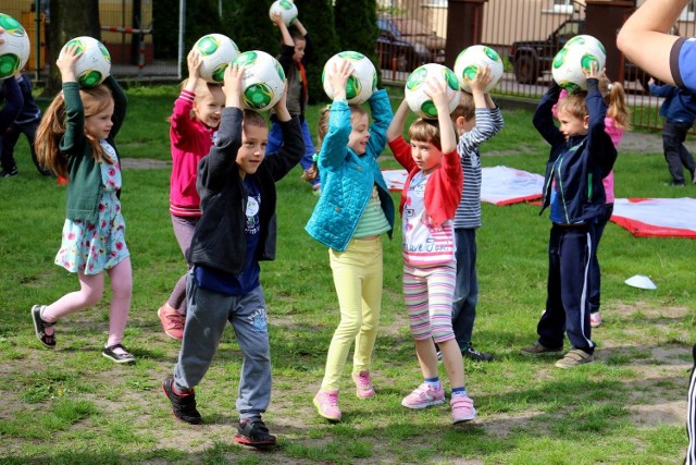 Pokazowe zajęcia zorganizowano w piątek w  przedszkolu na ulicy Grunwaldzkiej. Dzieci nie trzeba było do nich zachęcać.