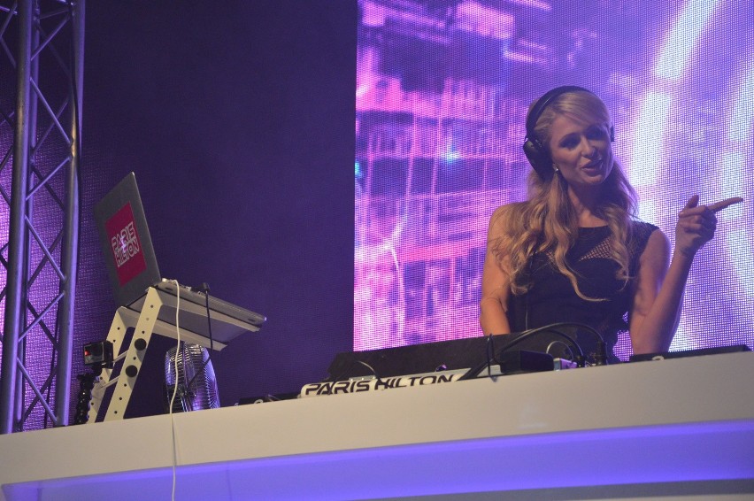 Paris Hilton zagrała na afterparty w Ptak Fashion City [ZDJĘCIA. FILM]