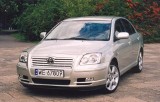 Toyota Avensis kontra Mazda 6