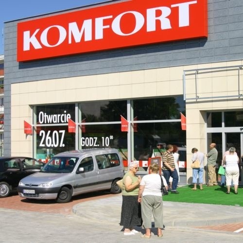 Dzisiaj otwarto nowy salon sieci Komfort przy ulicy Szczecinskiej 41 w Slupsku (w miejscu po ZajeLdzie).