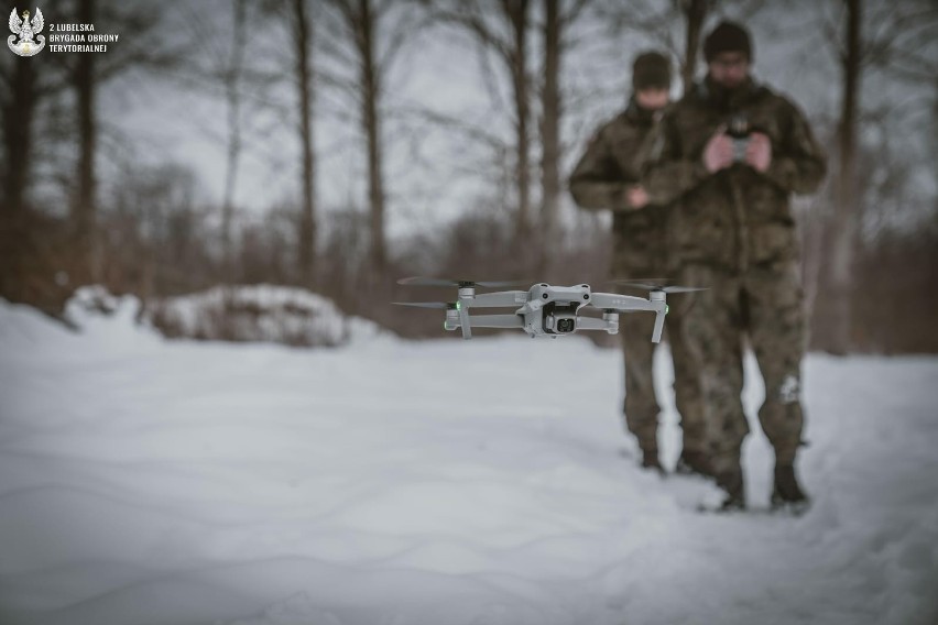 Lubelscy terytorialsi rozpoczęli szkolenia z wykorzystania cywilnych dronów. Zdjęcia