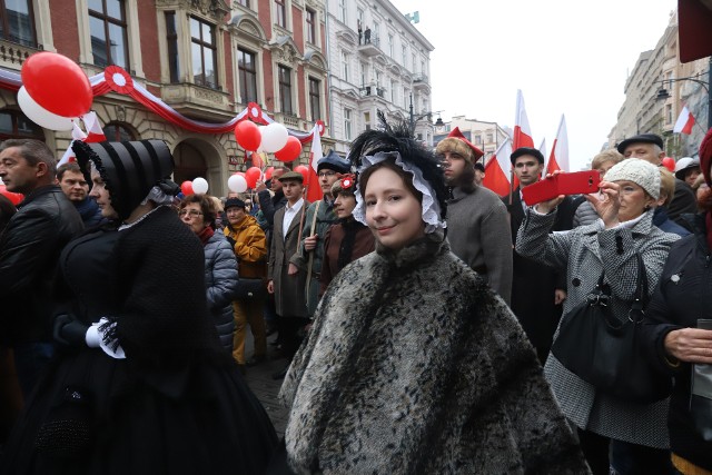 Łódzka Parada Niepodległości 2018. Świętowały tłumy łodzian