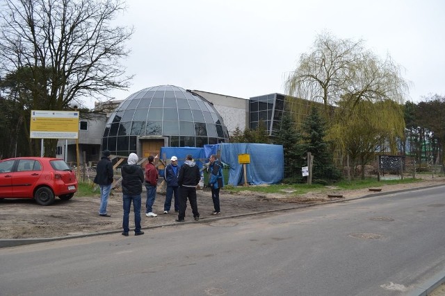 Rozbabrana rozbudowa Soleckiego Centrum Kultury, zatrudnieni tu bez pieniędzy.