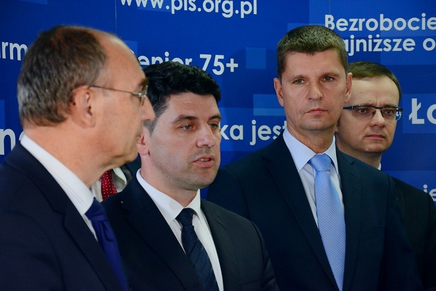 W niedzielne popołudnie PiS zwołał pilną konferencję, by...