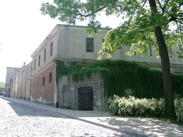 Budynki dawnego więzienia UB przy ulicy Zamkowej w Kielcach. Dziś siedziba Ośrodka Myśli Patriotycznej i Obywatelskiej