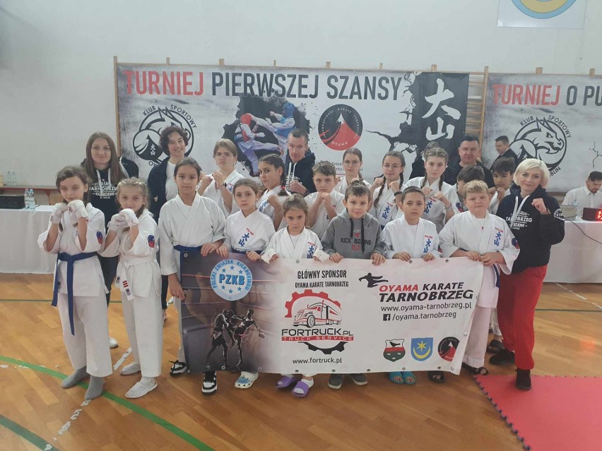 Udany start karateków Tarnobrzeskiego Klubu Oyama Karate na turnieju w Bełżycach. Zobaczcie zdjęcia