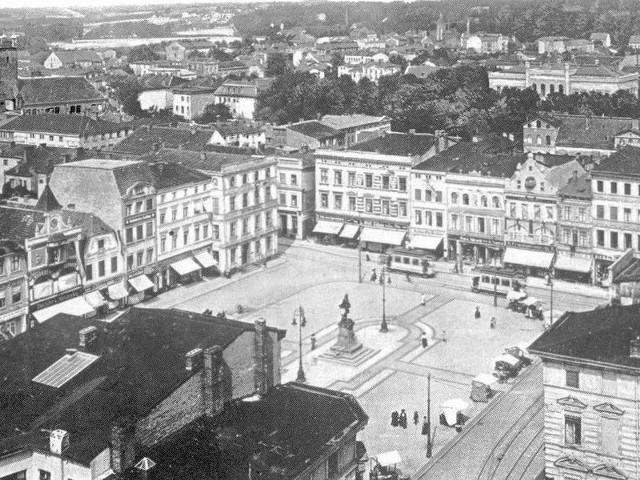 Mury domu rodzinnego Heinricha Stephana, słynnego poczmistrza, i fragmenty bruku dawnego traktu odsłonięto podczas remontu na ul. Grodzkiej.