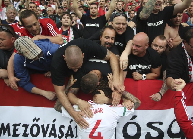 Po zwycięstwie z Austrią kibiców i piłkarzy węgierskich ogarnęła prawdziwa euforia.