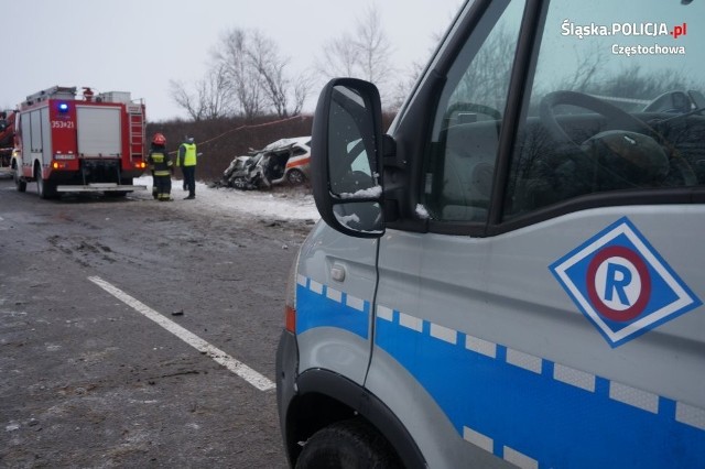 W wypadku ciężarówka zderzyła się z autem osobowym