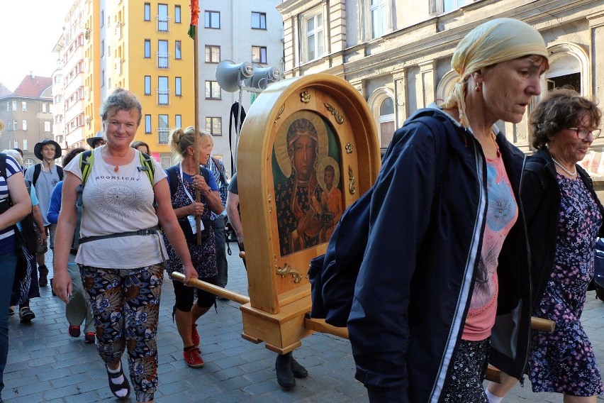 Piesza Pielgrzymka Wrocławska wyruszyła na Jasną Górę po raz...