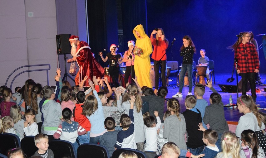 Siedem bajek dla dzieci w Skarżyskim Centrum Kultury i spektakl w Michniowie