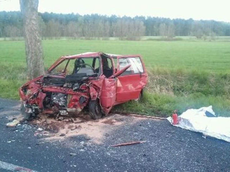 Śmiertelny wypadek w Łęknicy koło Barwic [zdjęcia] AKTUALIZACJA 