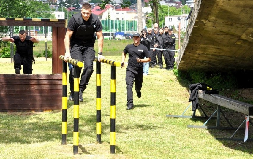 Turniej par patrolowych. Policjanci wybierają najlepszych z najlepszych (zdjęcia) 