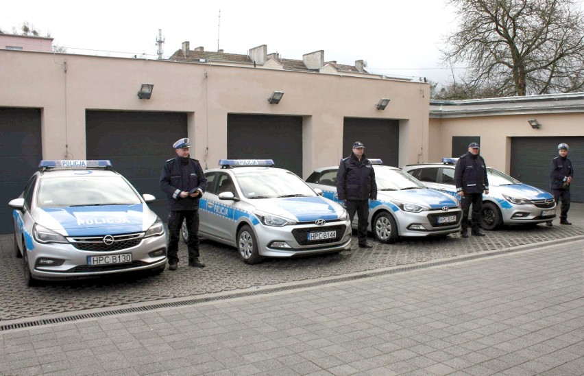 Cztery nowe radiowozy otrzymali policjanci z Chełmna