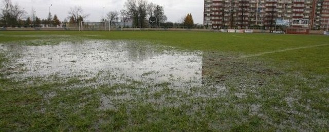 Mecz Resovii ze Świtem zostało odwołany z powodu zalania boiska.