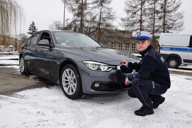 Jeżeli ktoś decyduje się na ucieczkę to powinien wpierw się nad tym dwa razy zastanowić. Tym autem i tak go dogonię - mówi sierż. Damian Ważydrąg