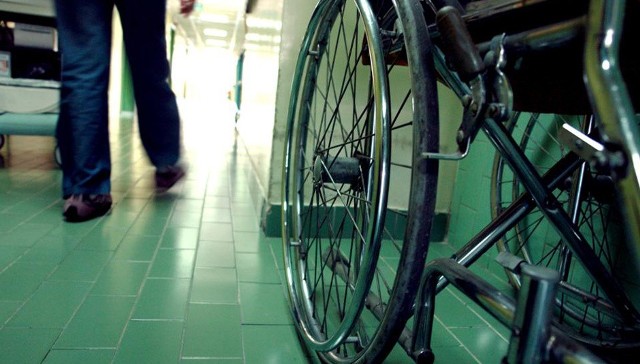 Nietypowe zgłoszenie policjanci otrzymali w poniedziałek, 16 stycznia, wieczorem. Szpital zawiadomił o zabraniu wózka inwalidzkiego przez pacjentkę.
